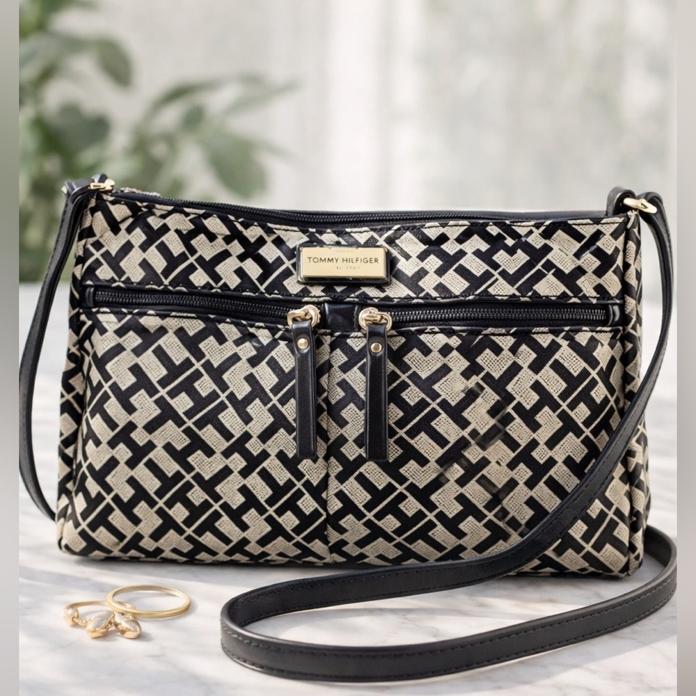 Tommy Hilfiger Logo Crossbody Bag Black and Cream NWT
